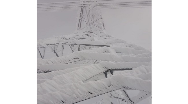 Elektrik iletim ekipleri 7/24 görevde...