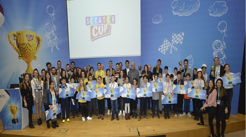 Minik Eller Scratch Cup 2020’de Benim Şehrim ile kendi şehirlerini tasarladı