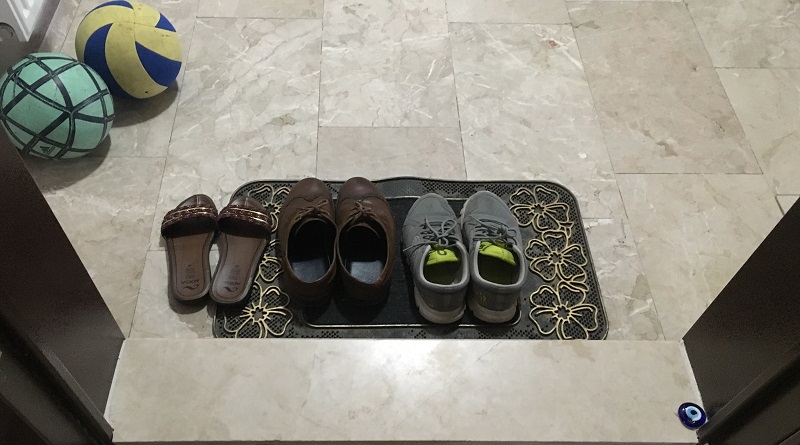 Koronavirüs'de: Ayakkabı - terlik temizliği çok önemli