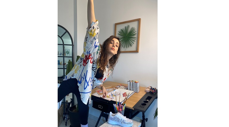 Yağmur Tanrısevsin, FLO için sneakerlar tasarladı!