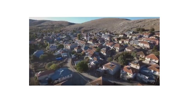 Bu köy elektriğini güneşten üretiyor!