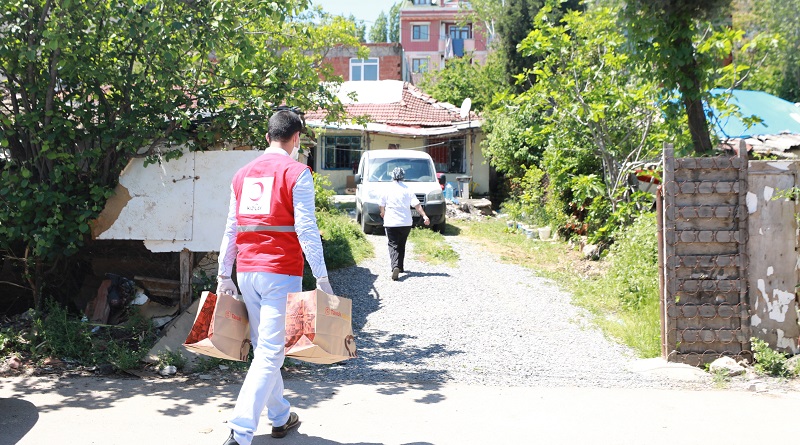 Tavuk Dünyası, tavuklarını Kızılay’ın Türkiye genelindeki 19 aşevinde ihtiyaç sahipleriyle paylaşıyor