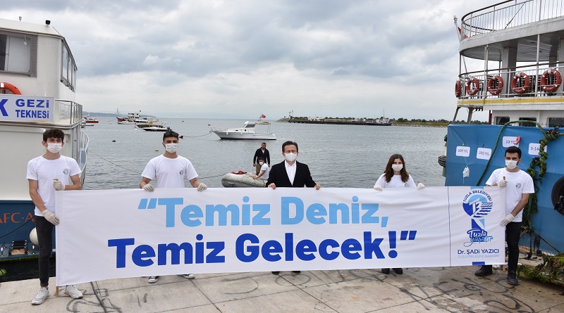 Tuzlalı gençler, su altı temizliği için dalış yaptı