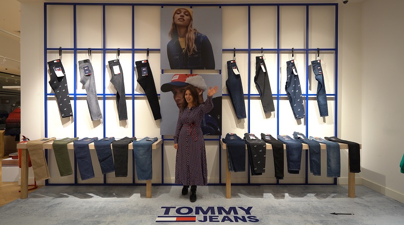 Tommy Hilfiger yeni koleksiyonunu tanıttı