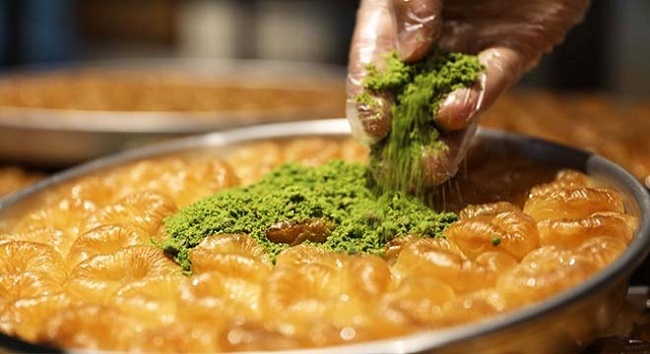 Susatmayan baklava - Gaziantep' in ünlü tatlıcısı Onur İbili’ tarifiyle...