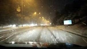 İstanbul'da şiddetli kar yağışı başladı!