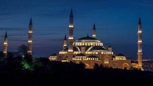 Bugün 'Regaip Kandili'