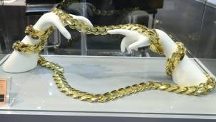 4 metre uzunluğunda ve 10 kilo ağırlığındaki ALTIN zincir - Atasay İstanbul'da sergiliyor!