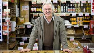 Küçük esnaf elektrik tasarrufu için dolapları kapattı