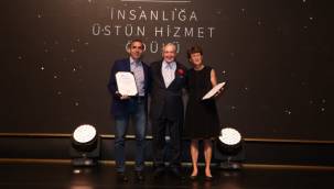 Vehbi Koç Vakfı İnsanlığa Üstün Hizmet Ödülü'nün sahibi Prof. Dr. Özlem Türeci ve Prof. Dr. Uğur Şahin oldu