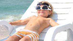 Çocuklarda güneş çarpmasına karşı 8 kritik önlem! - Acıbadem Hastanesi!