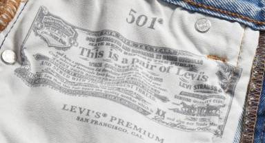 Levi’s(R) İlkbahar/Yaz 2023 Kadın Koleksiyonu kolej ve vintage tarzlardan ilhamını alıyor
