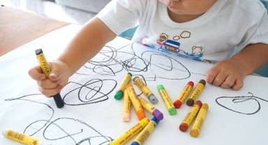 Resim çiziyoruz, oyun oynuyoruz deyip geçmeyin…