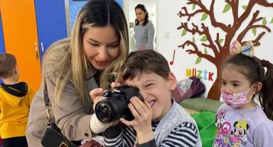 MİNİKLER MESLEKLERİ ÖĞRENMEYE “GAZETECİLİKTEN” BAŞLADI!