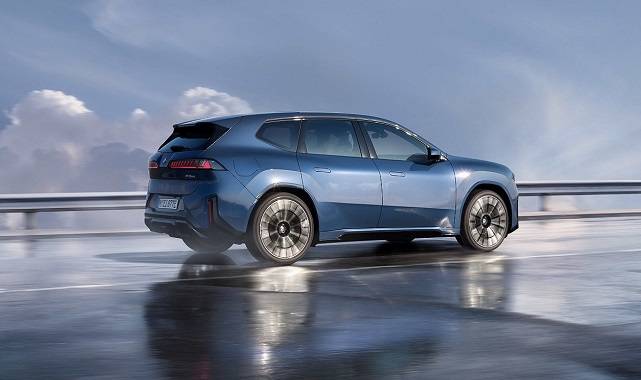 Yeni BMW iX3 50 xDrive Türkiye'de ön siparişe açıldı!