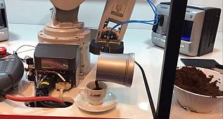Bu robot Türk Kahvesi yapıyor!